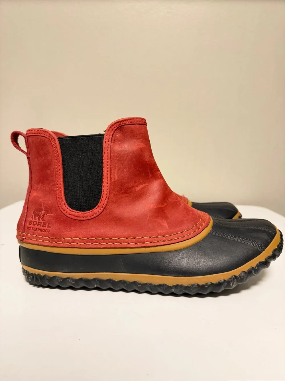 Sorel Out N About Chelsea Waterproof Red Black Duck Boots NL2410-687 Women US 9